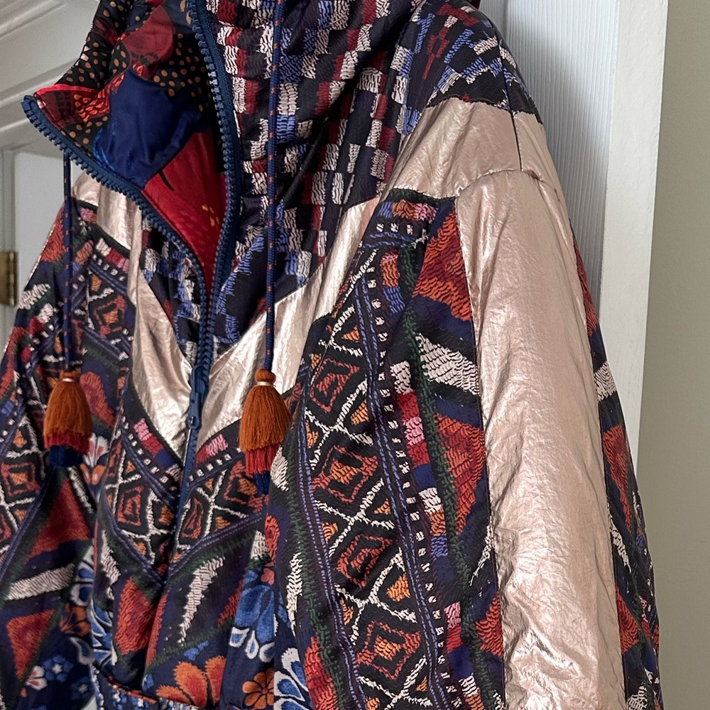 Farm Rio reversible hooded puffer - M - statement jacket - Picture 7 of 17